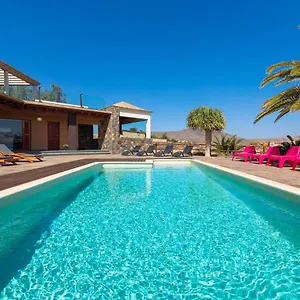  Villa Homeforguest Oasis With Swimming Pool In 4000m2 Garden Spanien